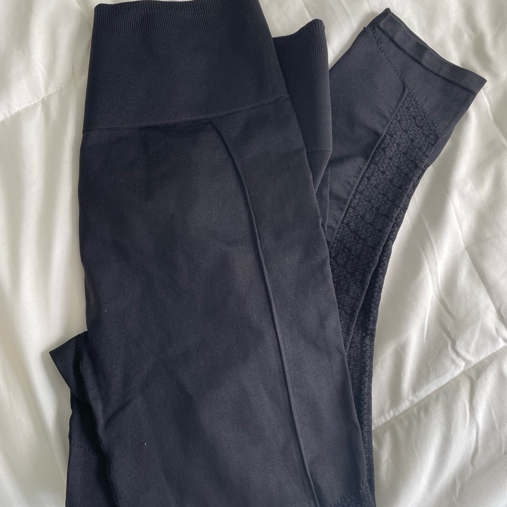 Fabletics sync high waist, perforated seamless leggings Medium Black